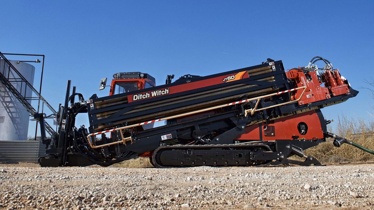 Horizontal directional drilling rig on site